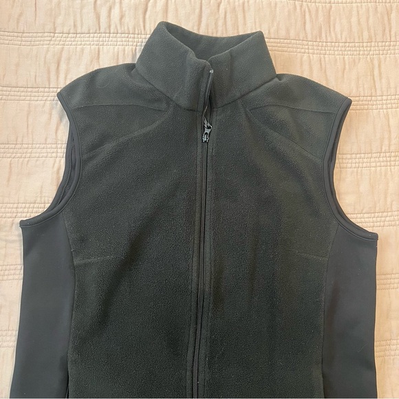 Columbia Black Titanium Vest women’s M - Picture 3 of 6
